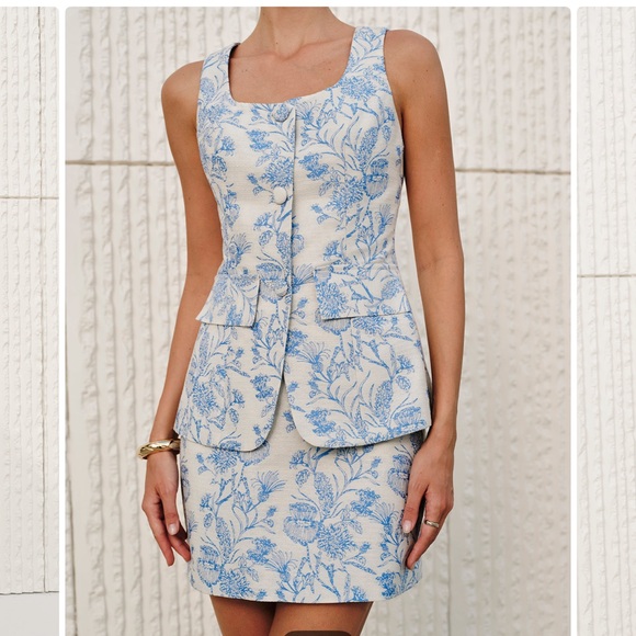 Commense Blue Floral Vest and Skirt Set NWT - Picture 1 of 7